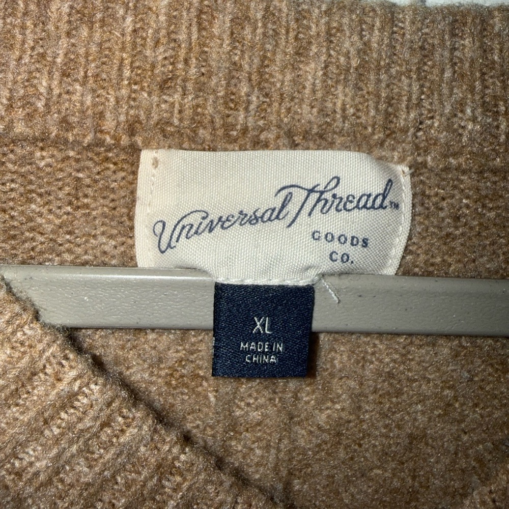 Target Universal Threads Sweater - Picture 2 of 3